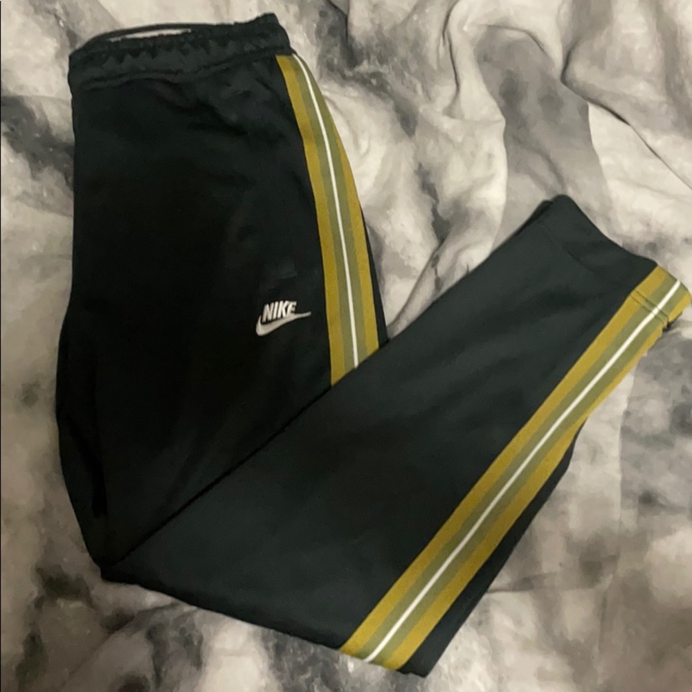 nike joggers